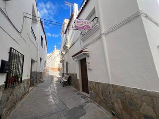 Casa a Aurora 2. Vivienda totalmente reformada en laujar