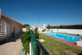 Xalet en Retamar. Exclusivo chalet junto a retamar con parcela de 1.470 mts