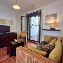 Appartement à Fondón. Encantador apartamento de planta baja