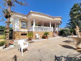 Xalet  Ramal adra (ro). Chalet independiente en berja  5 dormitorios, 3 baños, gran jard