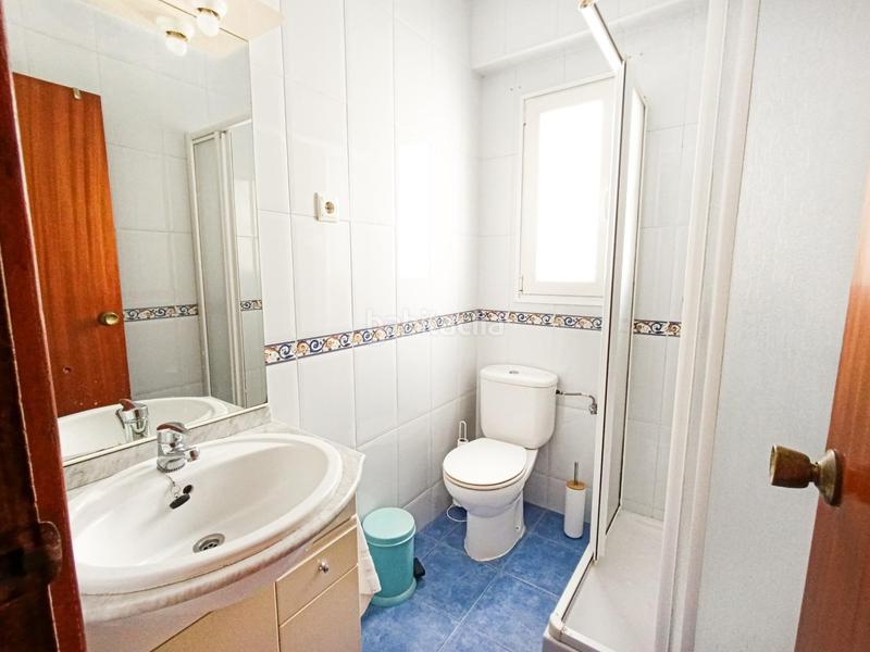 Foto 27993b6e-0f96-437b-8ef0-aec2d928c8a8. Alquiler piso alquiler de vivienda para estudiantes 4 dormitorios en Almería