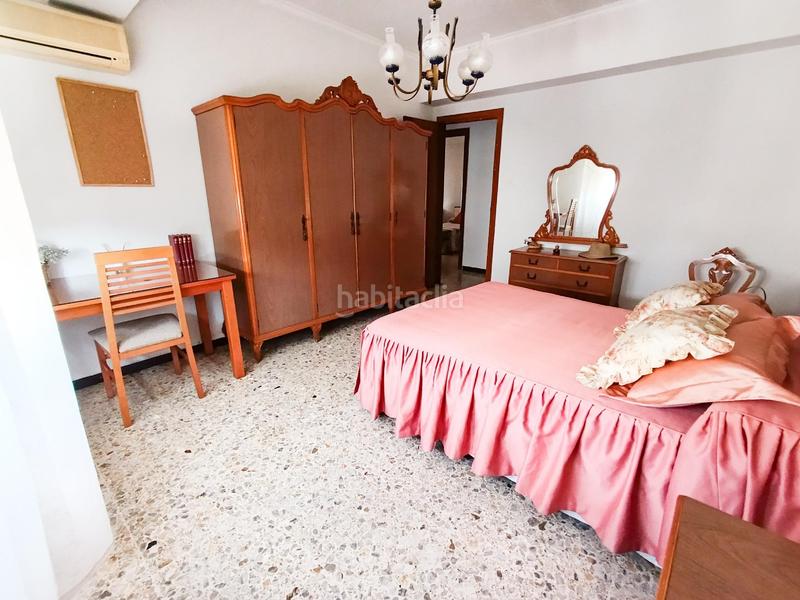 Foto 514bd060-cd1b-43b8-96e5-2e05a1e48603. Alquiler piso alquiler de vivienda para estudiantes 4 dormitorios en Almería