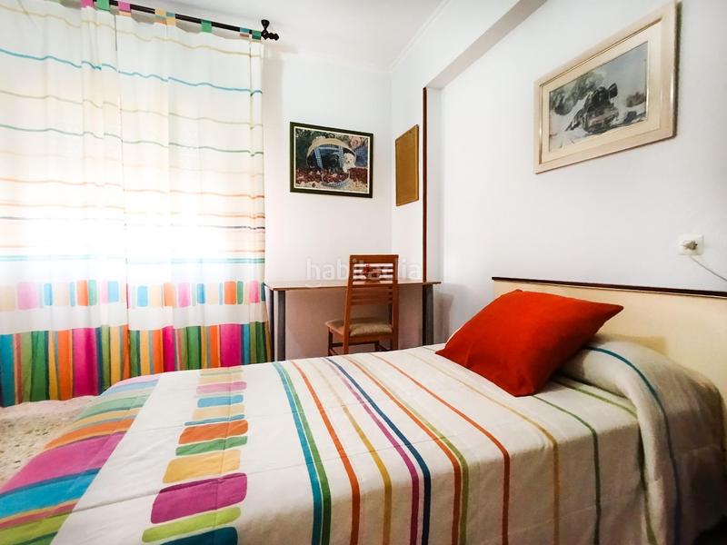 Foto 6617c5b7-1d43-406d-bae9-7bfc1c79965d. Alquiler piso alquiler de vivienda para estudiantes 4 dormitorios en Almería
