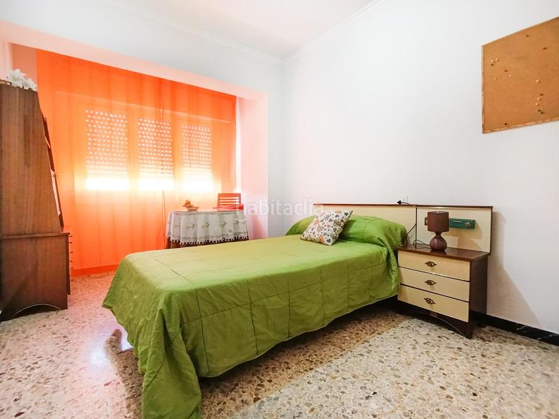 Foto afadabc7-f836-4c8b-9c89-df3713f9da2d. Alquiler piso alquiler de vivienda para estudiantes 4 dormitorios en Almería