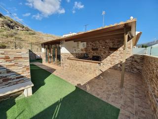Xalet a Calle tahal andarax 8. Vivienda en laujar con piscina propia
