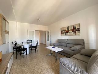 Miete Etagenwohnung in Nueva Andalucía. Amplio piso estudiantes en el centro 34 dormit.