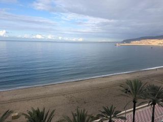 Miete Etagenwohnung in Ciudad Jardín - Tagarete - El Zapillo. Exclusiva vivienda de lujo en primera línea de playa  almería
