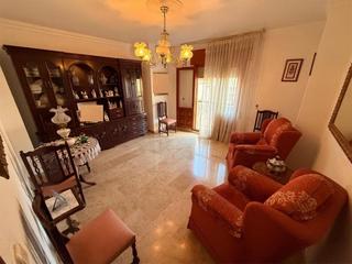Casa a Adra. Gran casa céntrica en venta en adra