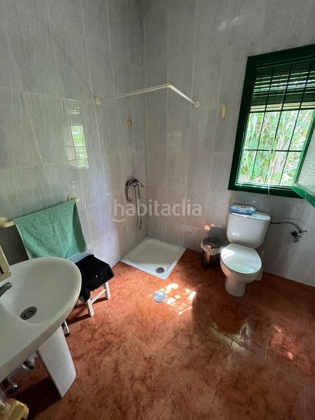Foto ce6ec760-9e2f-4350-8fe1-f483025bf023. Aparcament cotxe a Adra