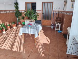 Pis a Adra. Gran piso cercano a la playa