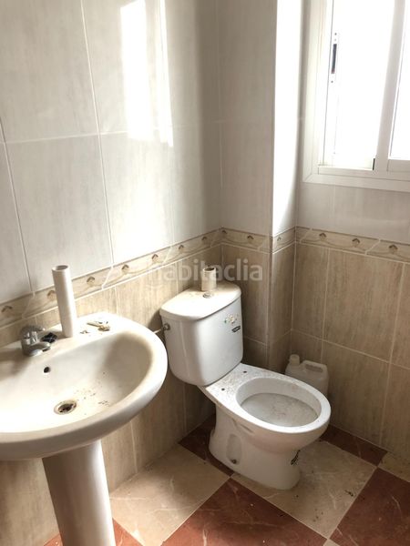 Foto dd6750b8-6bb8-43b1-b82a-66da3d43353f. Pis a Adra