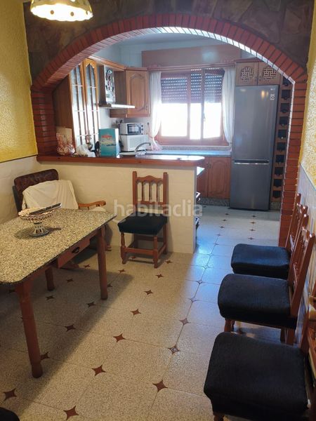 Foto e0d75908-558d-499b-834a-62a1f472846a. Casa amb aparcament a Adra