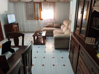 Casa a Adra. Gran vivienda sobre almacén en adra