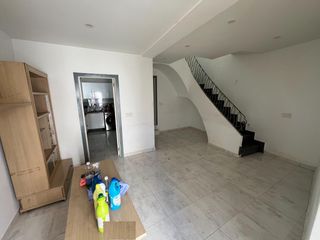 Casa a Adra. Gran casa tipo dúplex con garaje en adra