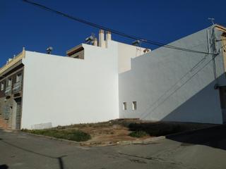 Terreny residencial a Adra. Solar centrico en la curva