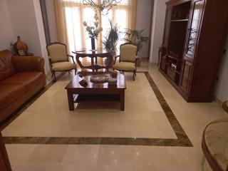Casa a Adra. Gran casa céntrica en adra muy nueva y cuidada