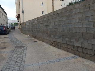 Terreny residencial a Albuñol. Gran solar en albuñol con 176 m2 junto al colegio