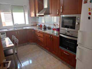 Piso en Adra. Bonito piso seminuevo cercano a la playa en venta en adra
