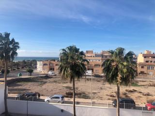 Pis a Balerma. Bonito piso en balerma con terraza y vistas al mar