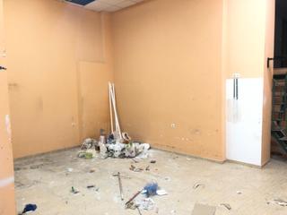 Local Comercial a Adra. Bonito local comerrcial en venta