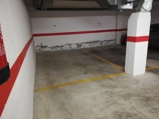 Aparcament cotxe a El Brillante -El Naranjo - El Tablero. Venta de garaje en la zona del camping