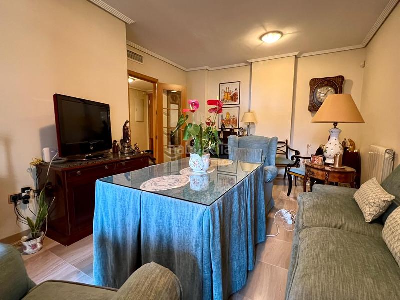 Foto 2b1ac871-10dc-47c8-9cda-fdf6c6162f97. Pis amb calefacció aparcament piscina a Tablero Bajo - Arruzafilla Córdoba