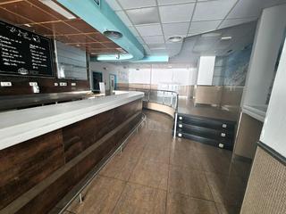 Lloguer Local Comercial a Arroyo del Moro - Noreña. Local instalado con licencia para cafeteria restaurante