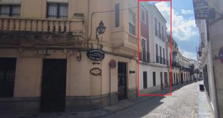 Casa en Casco Histórico  - Ribera - San Basilio. Edificio de tres plantas junto al ayuntamiento