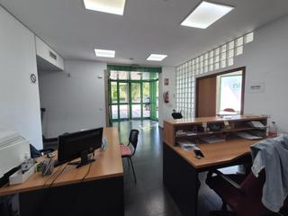 Lloguer Oficina a Ciudad Jardín - Zoco. Amplio local en avda. republica argentina