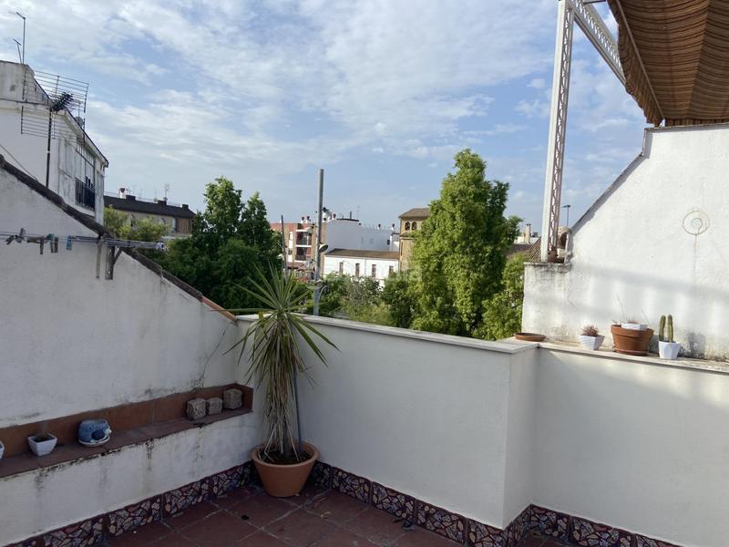 Foto 97bf0b88-8809-4642-901a-fdc956f08a20. Piso vivienda en plaza de la iglesia 108 m2 en Campo de la Verdad - Miraflores Córdoba