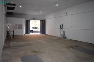 Rent Business premise in Huerta de la Reina - Trassierra. Gran local comercial en zona huerta de la reina