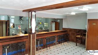 Casa adossada a N/a. Casa y bar en mismo lote - urge