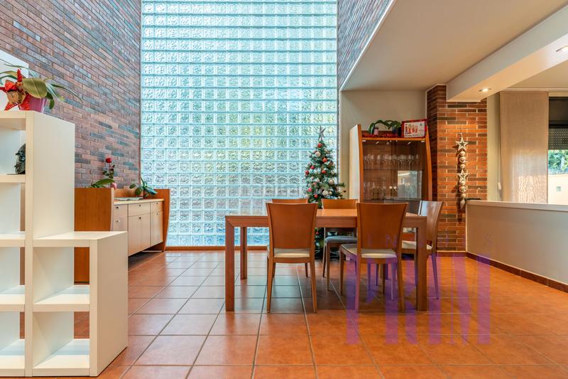 Foto cb255a4d-77f9-40e1-8fcc-1c3e21c82a4f. Chalet urbanizacion aubareda en Almoster