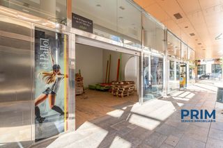 Alquiler Local Comercial  Plaza evarist fàbregas i pam. Local comercial de 78 m2 en el centro de reus, junto a la plaza