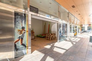Miete Geschäftsraum  Plaza evarist fàbregas i pam. Local comercial de 78 m2 en el centro de reus, junto a la plaza