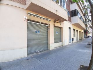 Local Comercial  Avenida dels països catalans. Local comercial de 165 m2 en venta en reus, equipado como barres