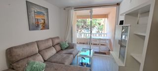 Pis  Paseo de pau casals. Apartamento reformado en primera línea de playa con vistas front
