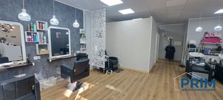 Traspaso Local Comercial  Paseo de misericòrdia. Peluquería en traspaso totalmente equipada y en funcionamiento e