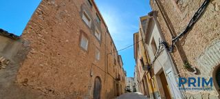 House  Carrer font vella. Casa de pueblo con encanto y gran potencial en la serra dalmòs t