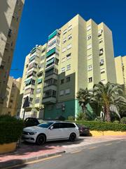 Appartement  Calle los millones. Impresionante piso totalmente reformado y cerca del centro de má