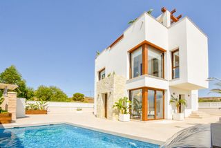 Chalet en Cala Marqus. Chalet con 3 habitaciones con piscina y vistas al mar