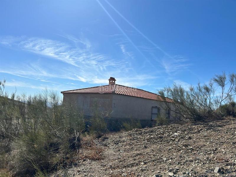 Foto ccc612f7-cb83-46d6-b602-e6dbfdbf91f4. Chalet avec parking dans Albox