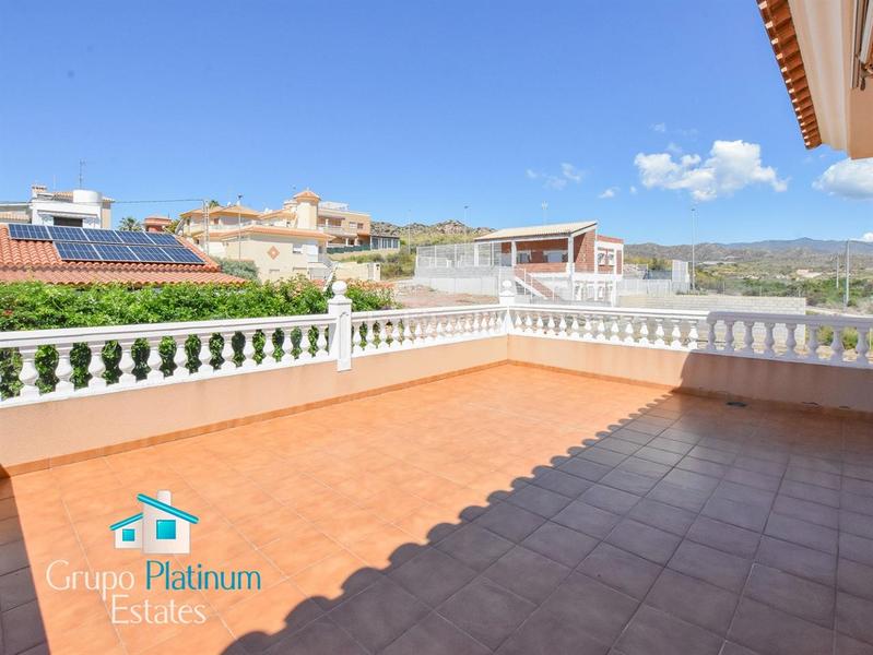 Foto d29e5e21-f5c1-4d7b-a46f-328bb38def69. Chalet con parcheggio piscina in Calabardina Águilas