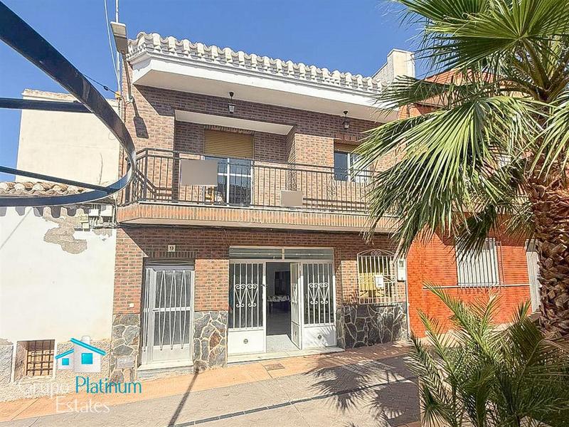Foto 1802e37d-5012-465f-870c-c31082d54406. Casa adosada en Taberno