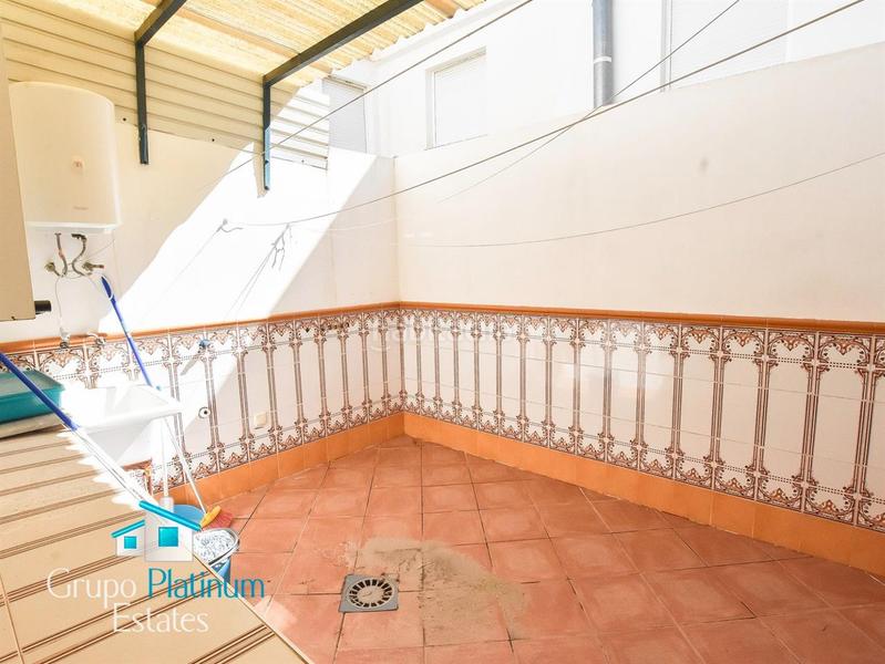 Foto a17a286e-4273-4de3-99f5-f4513268ac85. Casa adossada amb aparcament a Albox