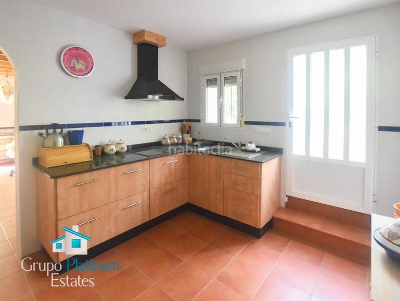 Foto 54b8a8a3-70ce-401a-8c9f-6c6e6fa73422. Casa adossada amb aparcament a Lubrín