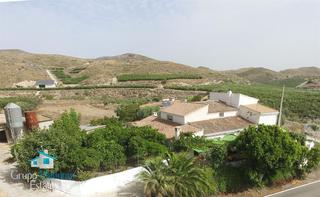 Casa adossada a Lubrín