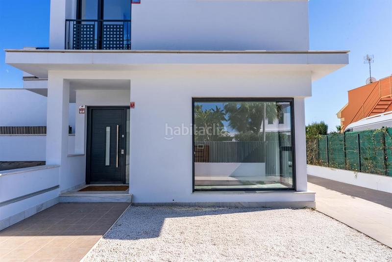 Foto 1f32405d-10f2-42fb-8c69-92a7c1fc55c0. Chalet avec parking piscine dans El Playazo Vera