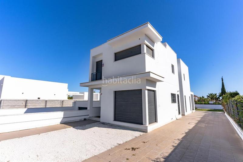 Foto 99a3fda4-1078-4fe0-ba40-75bca10f59d7. Chalet avec parking piscine dans El Playazo Vera