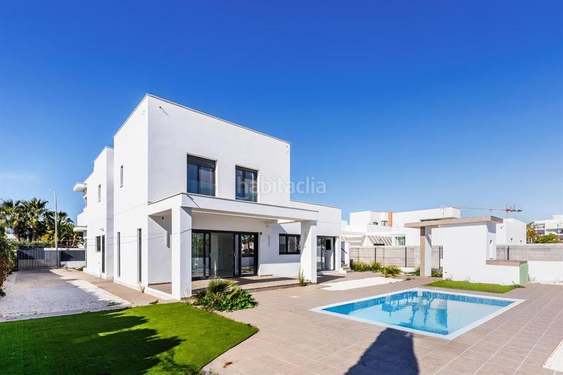 Foto f9a65bac-725a-46ba-a431-dcbd39ea049a. Chalet avec parking piscine dans El Playazo Vera